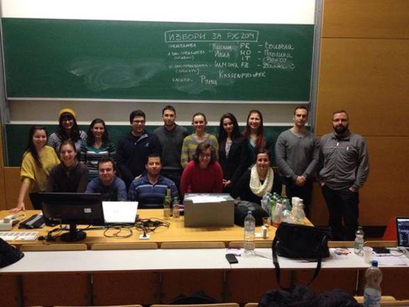 10004012_675362485858554_562030029_n