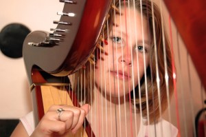 playing-harp-1563567-639x424